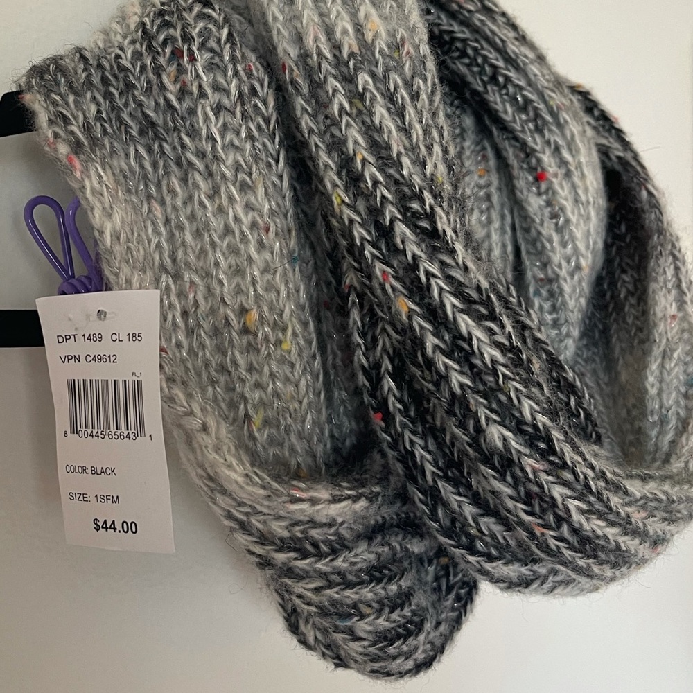 Infinity Scarf - Picture 3 of 10